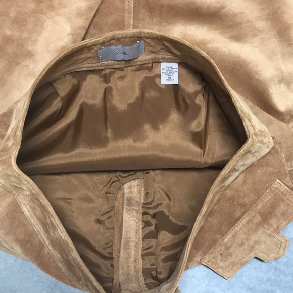 Size 10.  100% Leather.  Skirt. - Picture 4 of 6